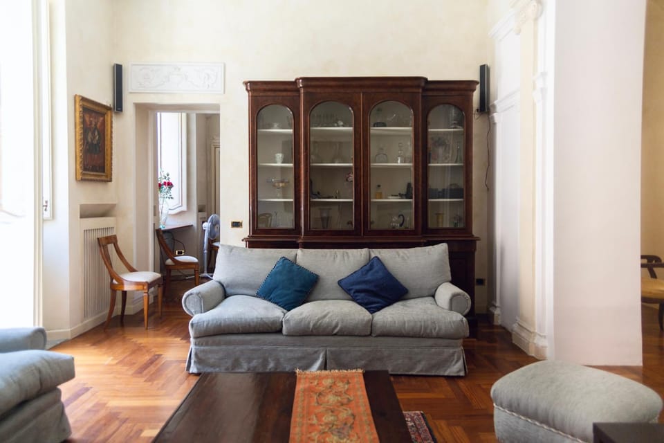 Living room, Seating area