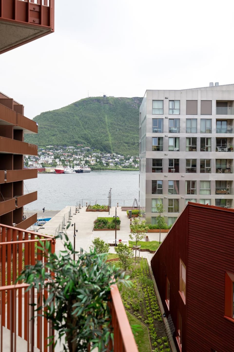 Vervet Apartment - Premium City Stay with Balcony Apartment in Tromso
