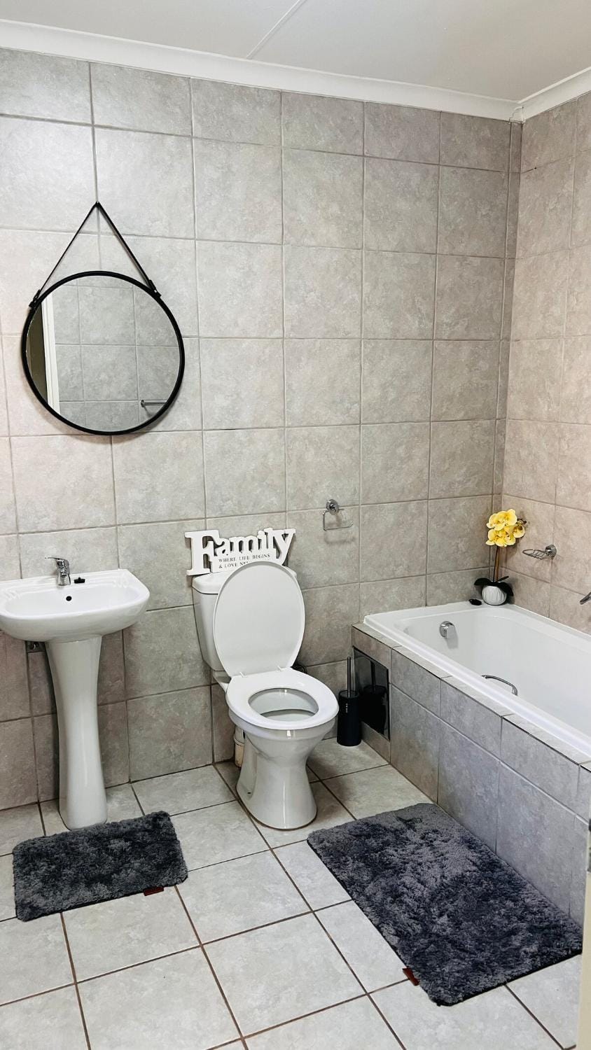 Family Comfort to create lasting memories Apartment in Roodepoort