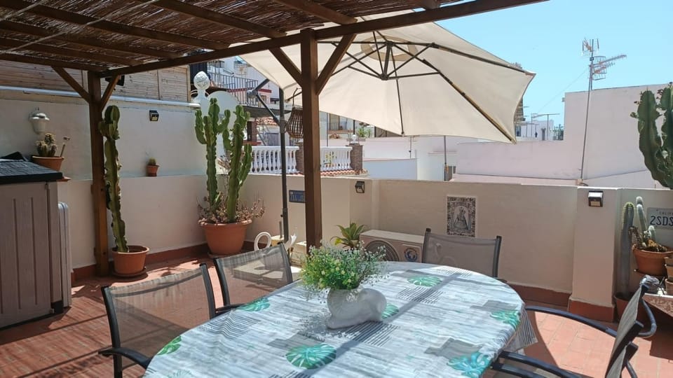 Casa reformada en el caso antiguo de Almuñécar House in Almuñécar