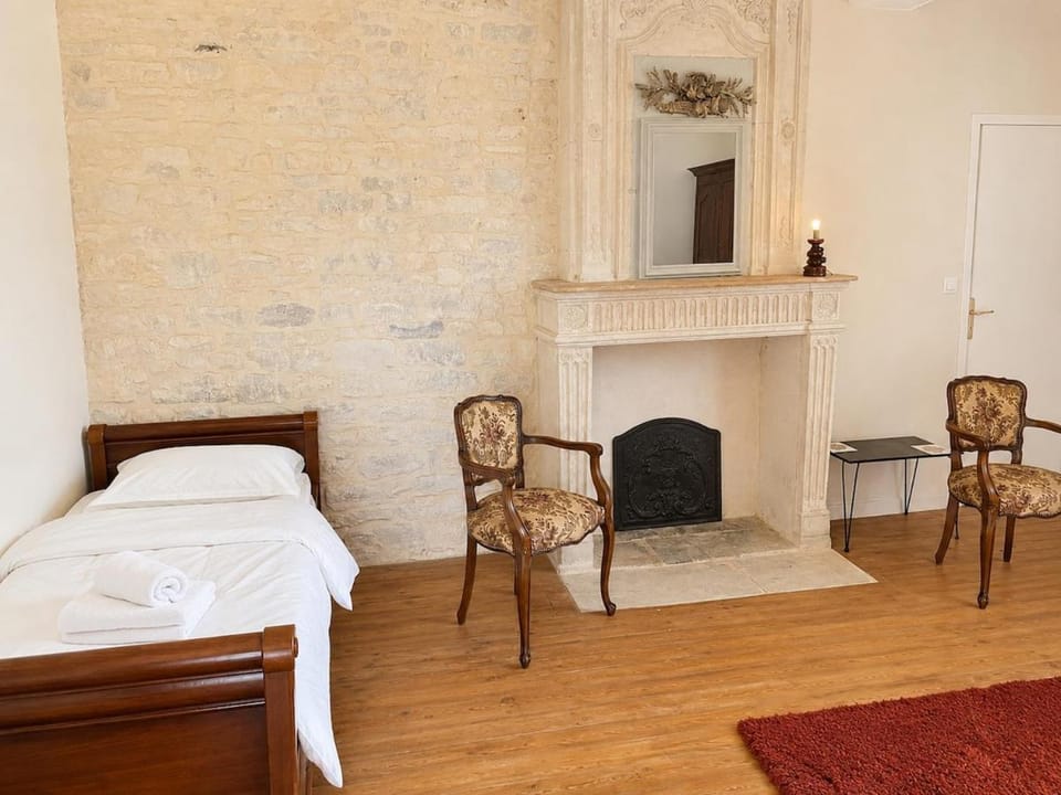 House 1786, enclosed garden, Caen & D-Day beaches House in Normandy