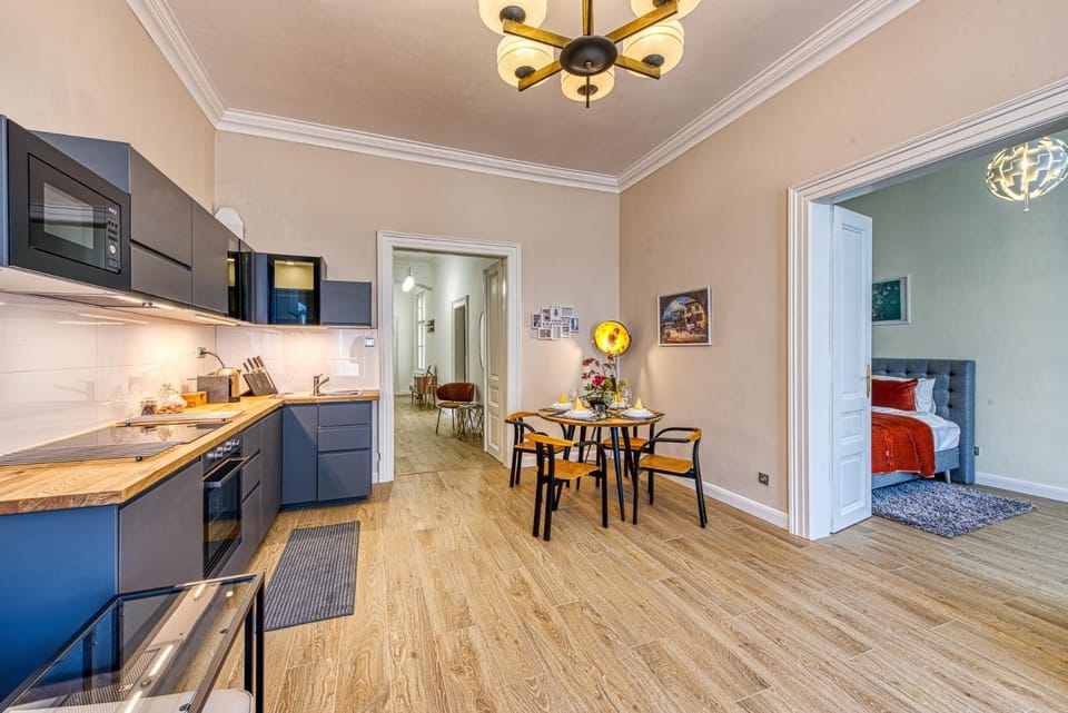 TV and multimedia, Dining area, oven