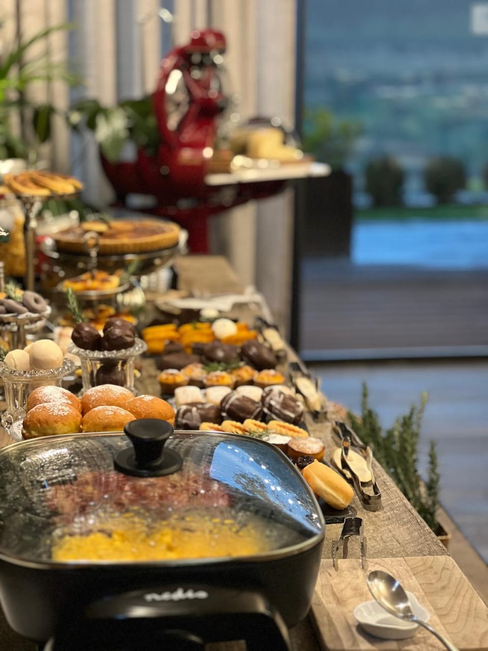 Breakfast, Buffet breakfast