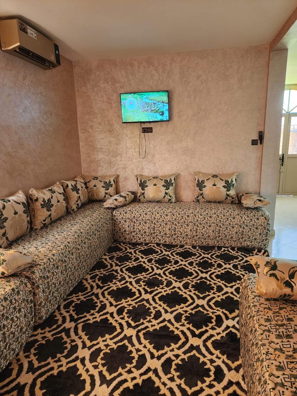 Blue Pool Villa Marrakech Villa in Marrakesh
