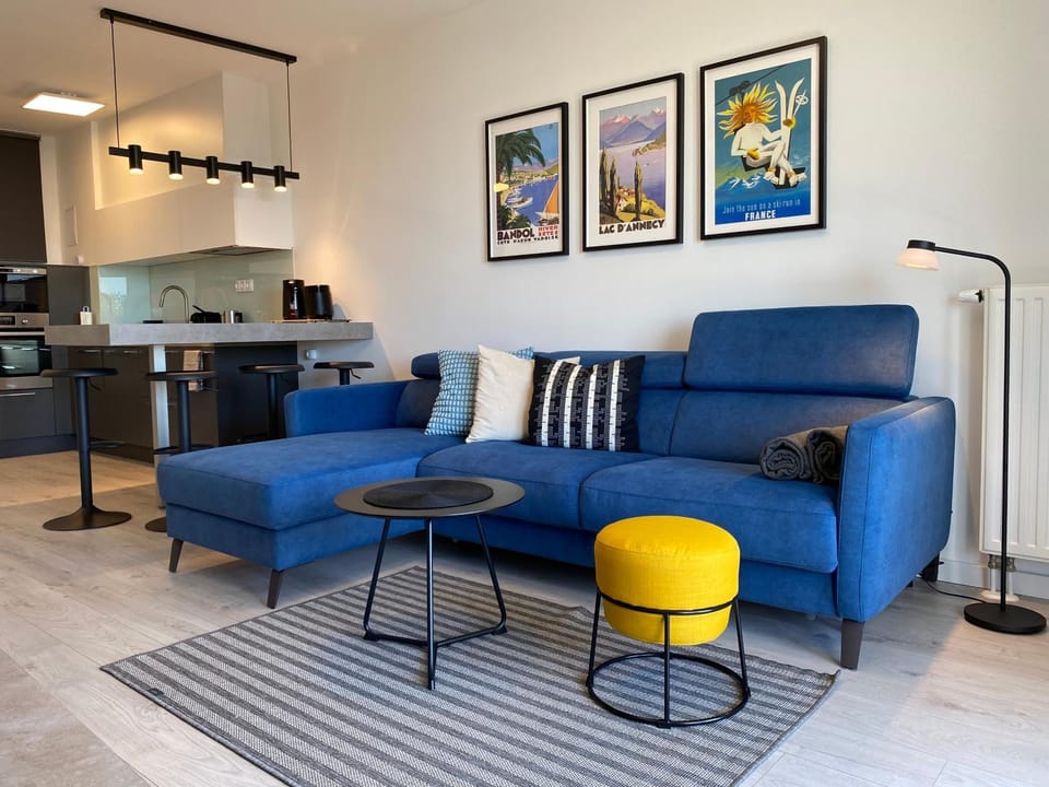 Living room, Seating area