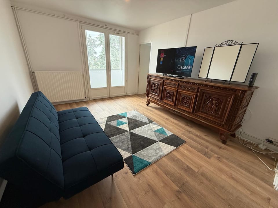 TV and multimedia, Living room, heating, internet