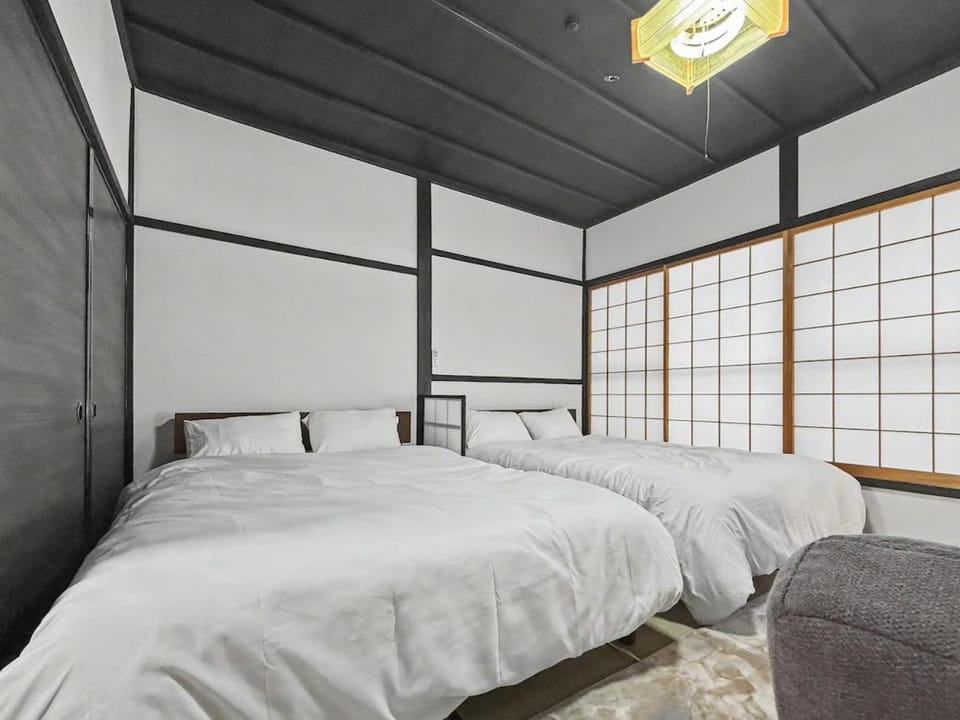 Traditional housewalk to stationnear dining Villa in Takayama