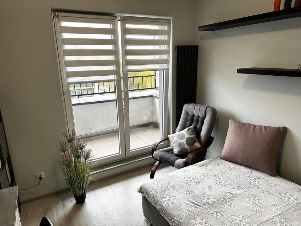 Photo of the whole room, Seating area, Bedroom