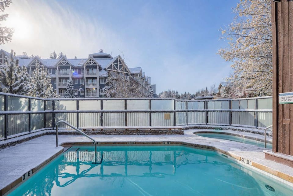 Whistler Village PentHouse, 3 BDR - Walk to Ski Apartment in Whistler