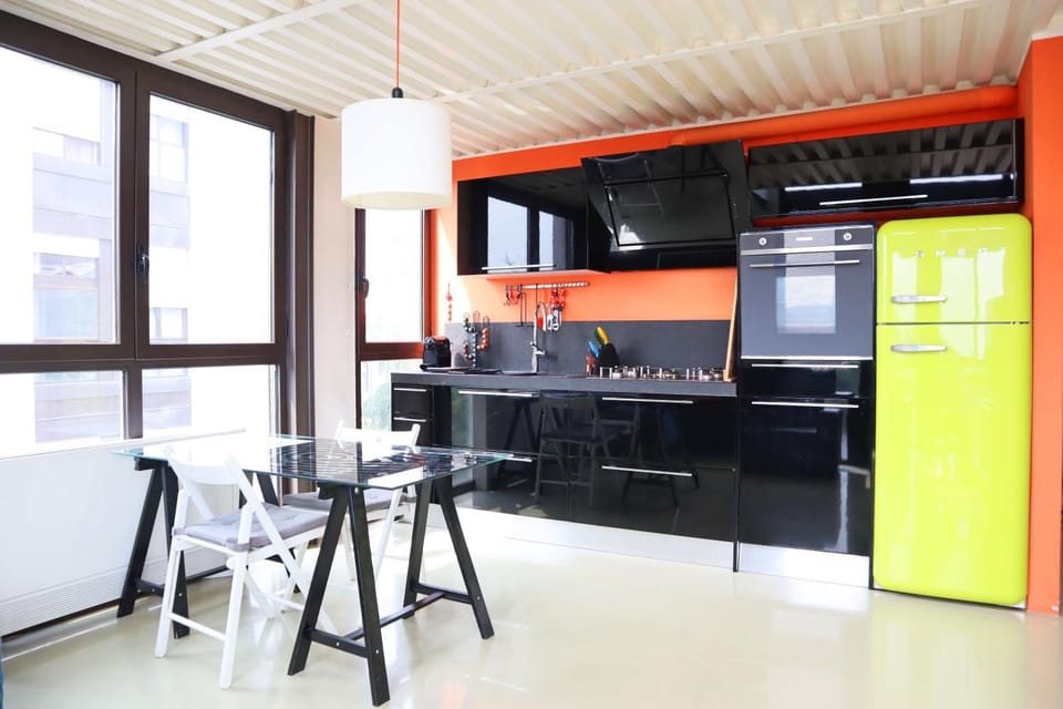 Kitchen or kitchenette, Dining area, dishwasher, oven, stove