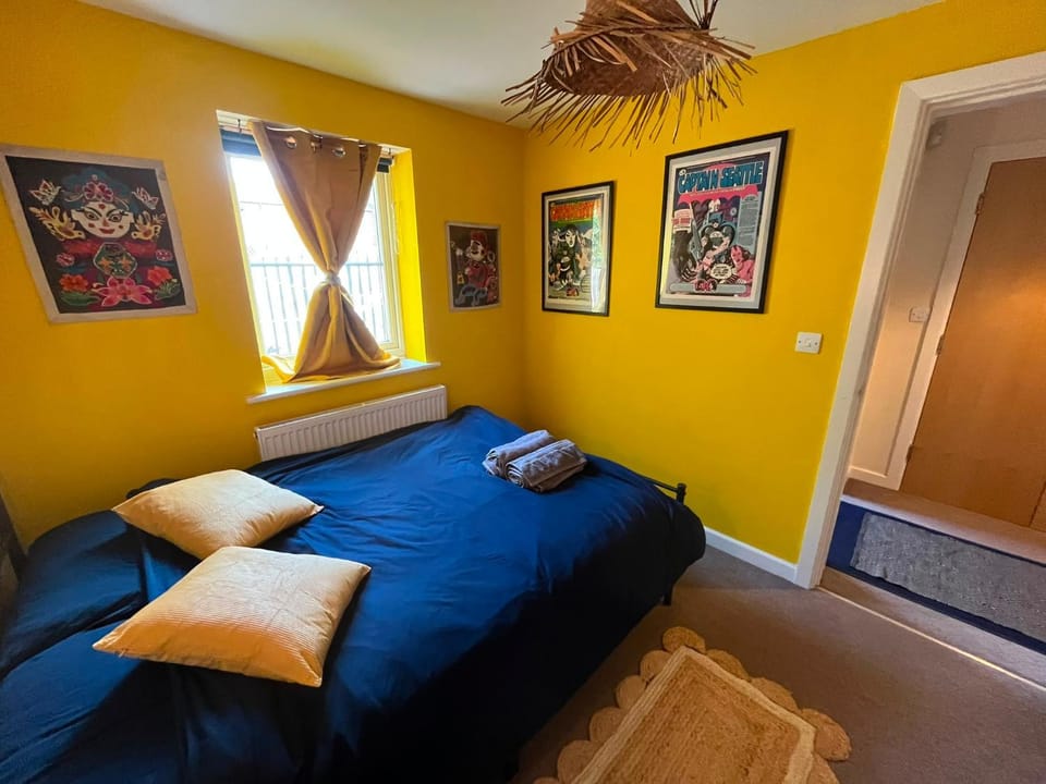 Bed, Photo of the whole room, Bedroom