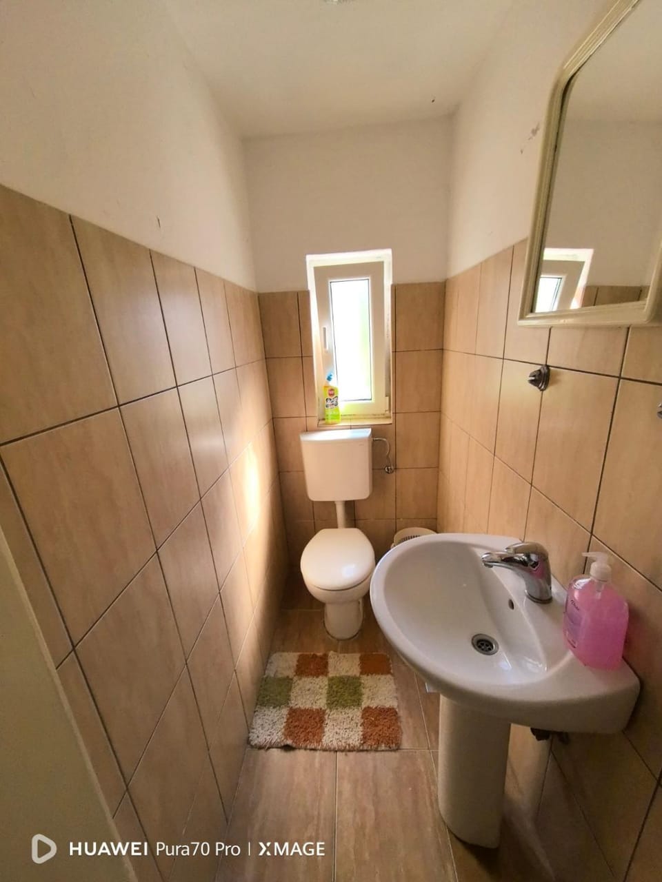 Toilet, Bathroom, towels