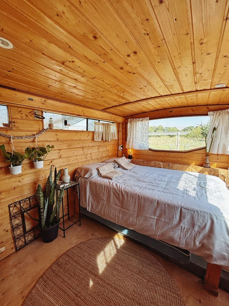 Green Bus Chalet in North District