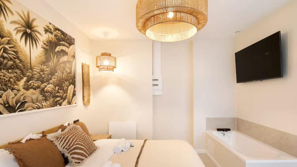 Suite exclusive Bali style Apartment in Paris