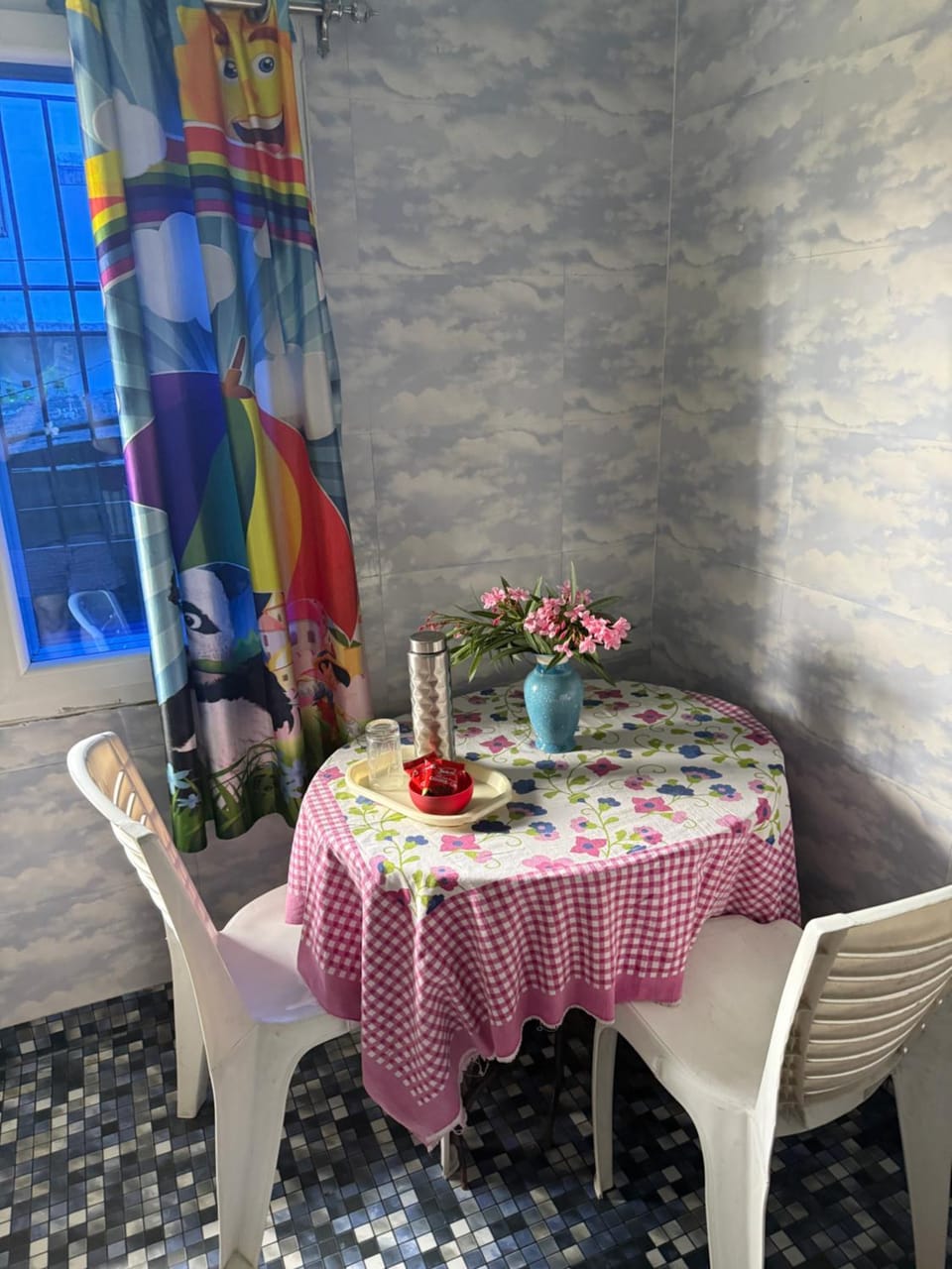 The Caravan Hostel Food & Stay Bed and Breakfast in India