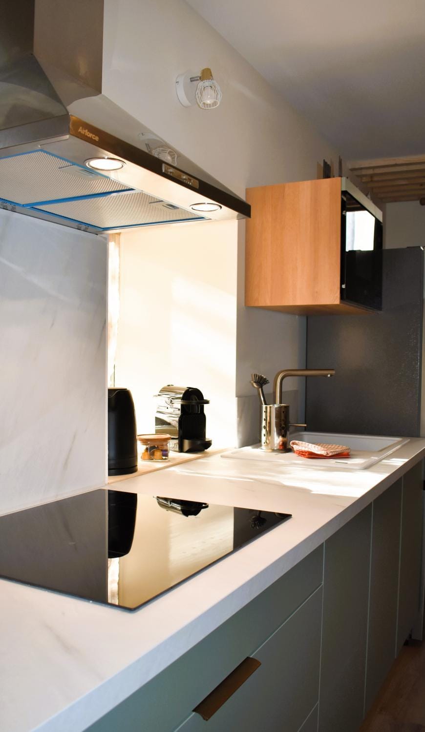 Kitchen or kitchenette, dishwasher