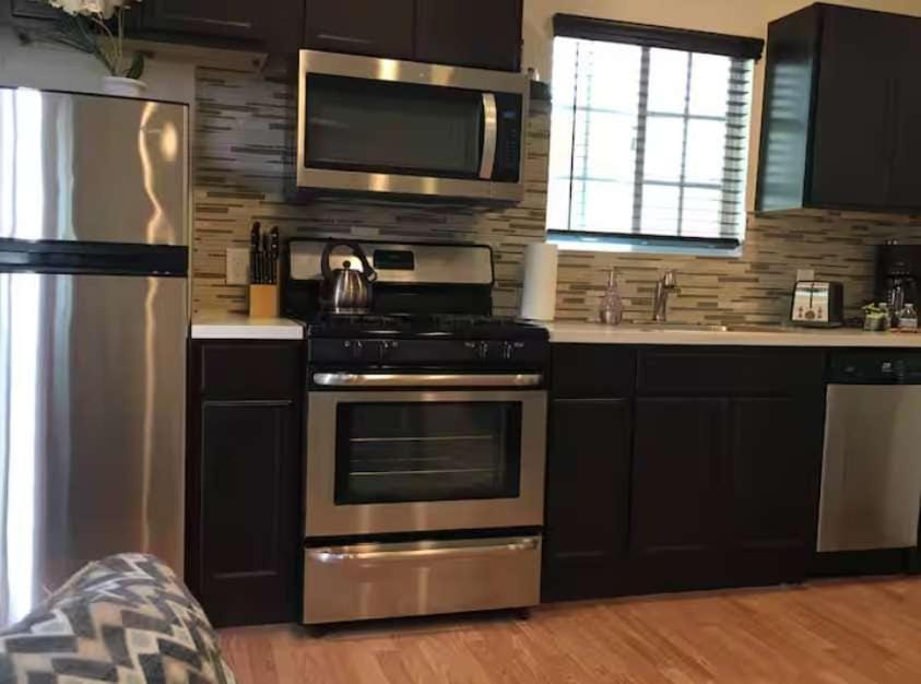 One Bedroom Central to Studios walk to NoHo West Apartment in North Hollywood