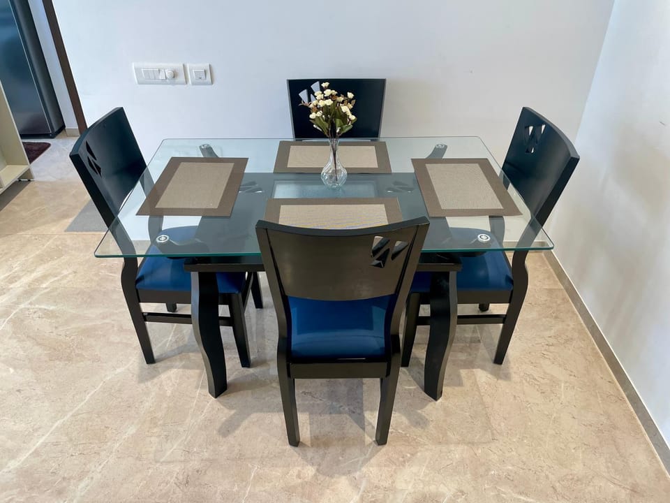Living room, Dining area