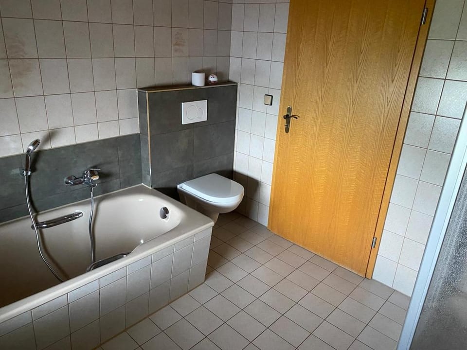 Shower, Toilet, Bathroom, Bath