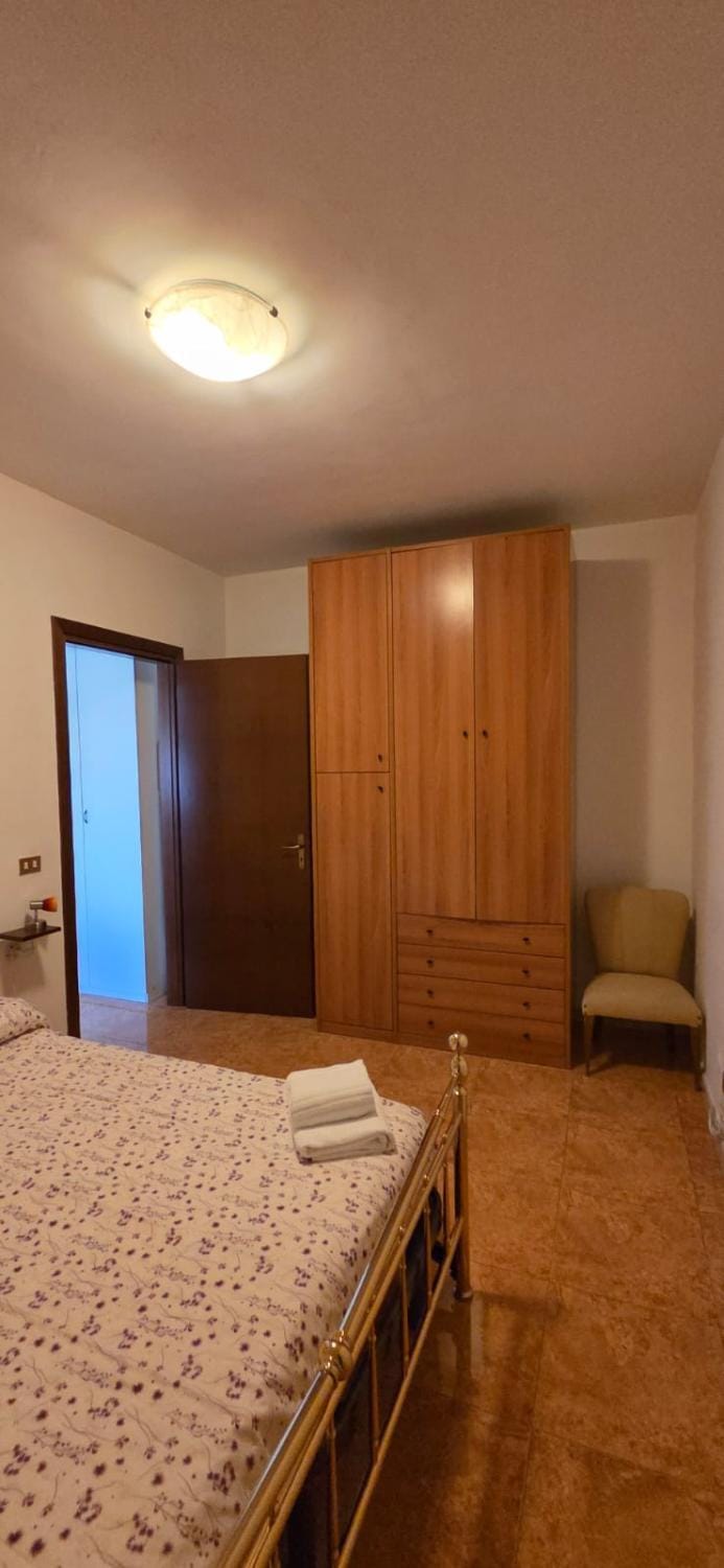 Bedroom, wardrobe