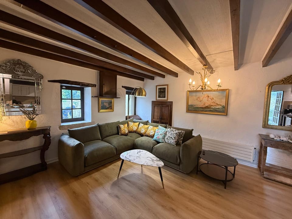 TV and multimedia, Living room, Seating area