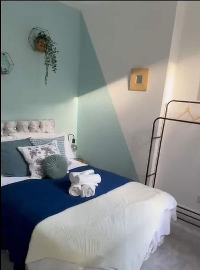 Barrow-in-Furness 4BR Ideal for Contractors House in Barrow-in-Furness