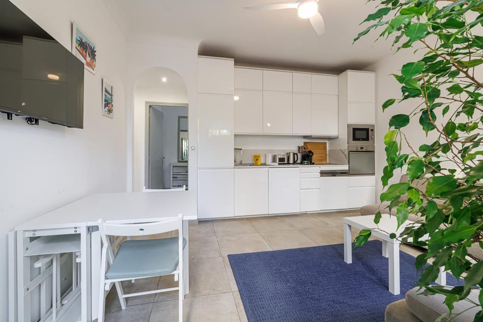 Coffee/tea facilities, Kitchen or kitchenette, Dining area, oven, pet friendly, stove, toaster