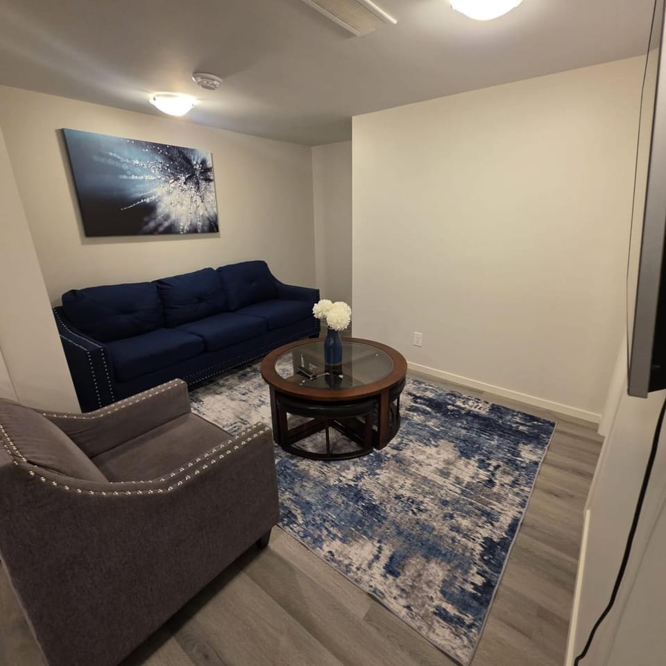 Luxury walkout suit in Aspen Apartment in Calgary