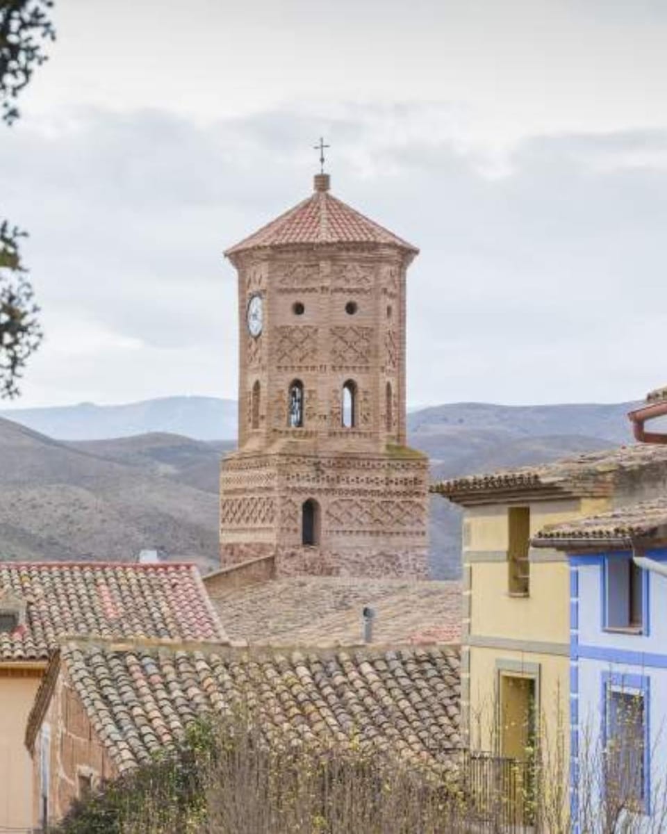 Nearby landmark, Natural landscape, Landmark view