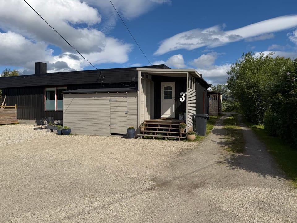 Property building, Day