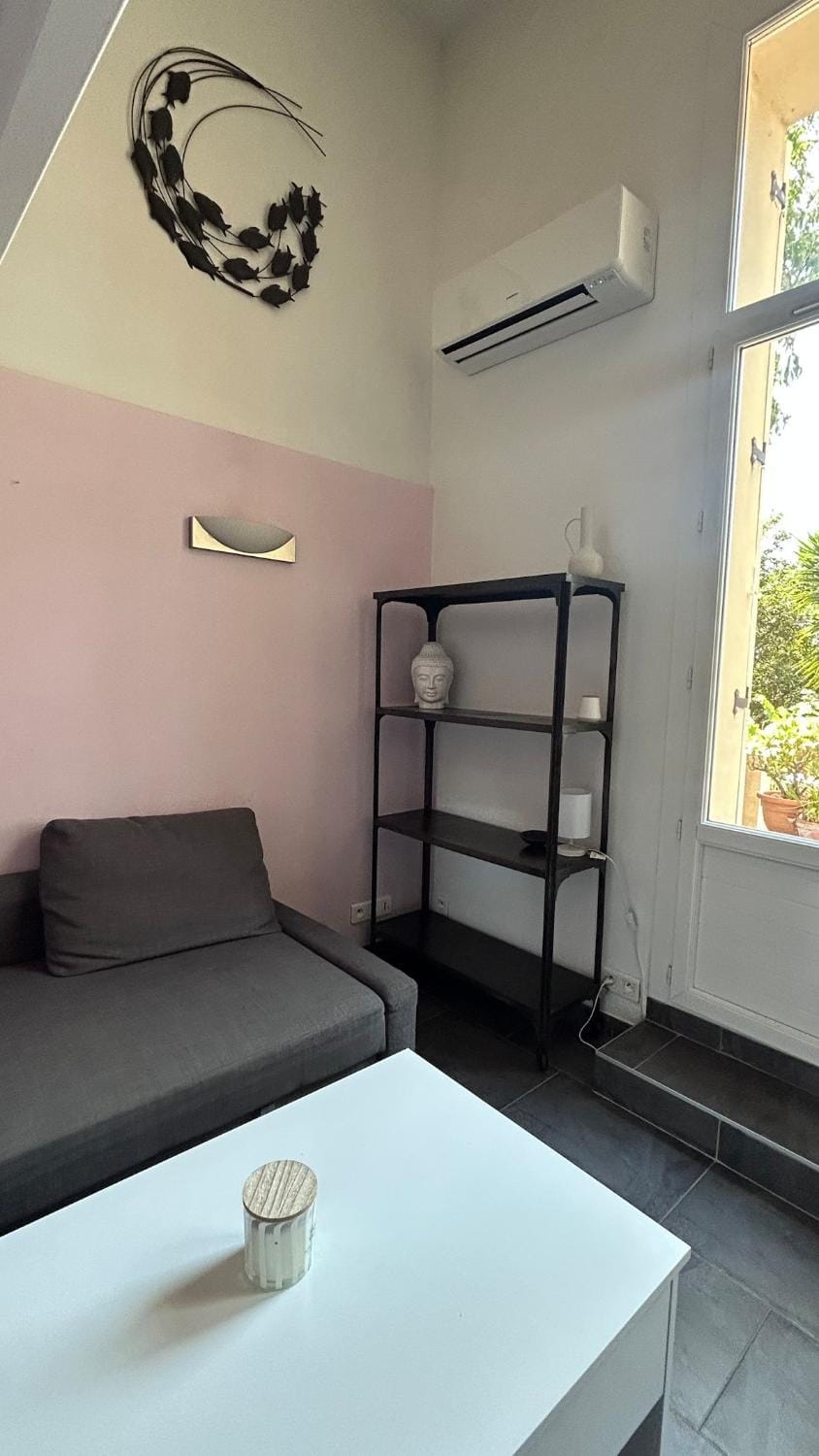 Studio en duplex avec jardin à 5 min de la mer Apartment in La Seyne-sur-Mer
