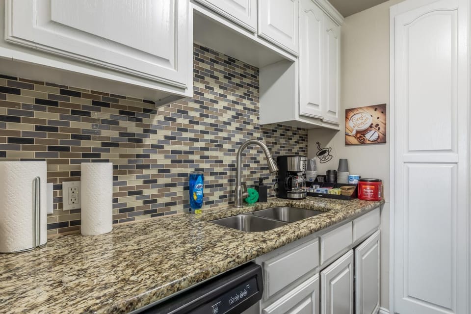 Coffee/tea facilities, kitchen