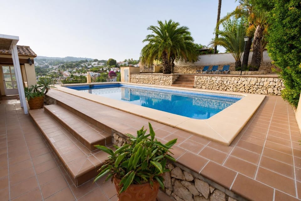 Day, Natural landscape, Mountain view, Pool view, Swimming pool, sunbed