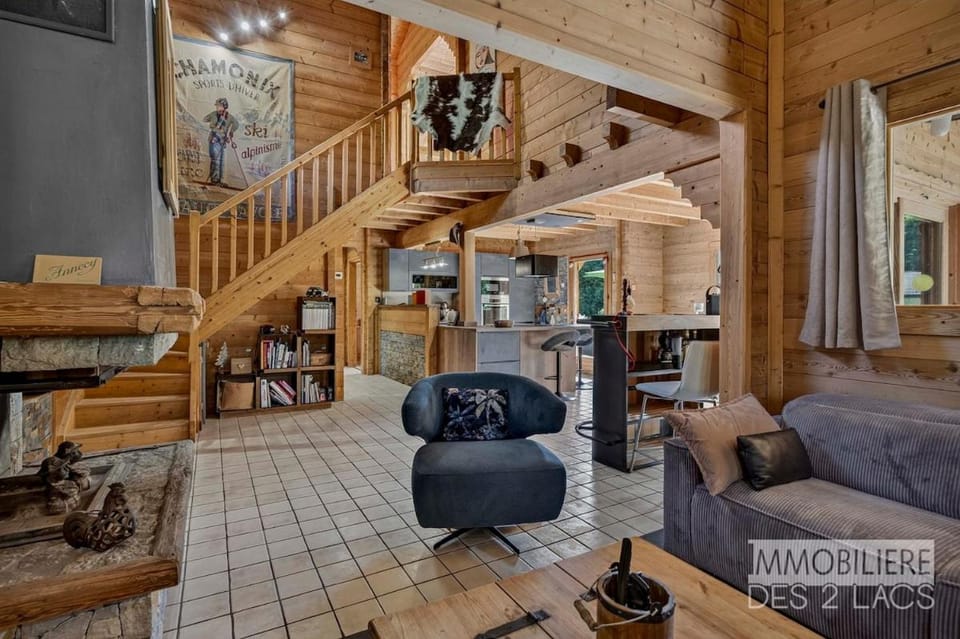 Chalet Lac et Montagne Chalet in Menthon-Saint-Bernard