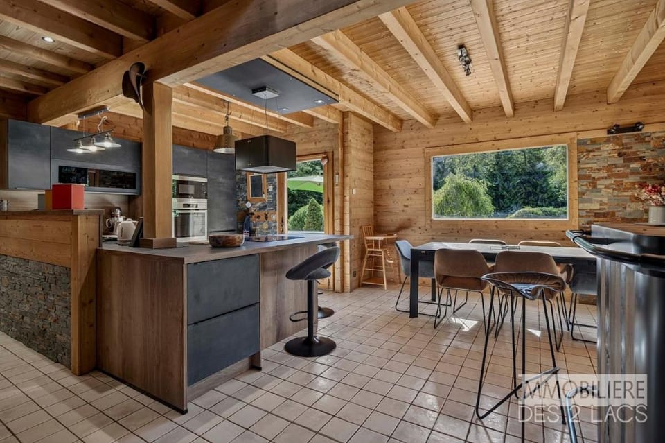 Chalet Lac et Montagne Chalet in Menthon-Saint-Bernard