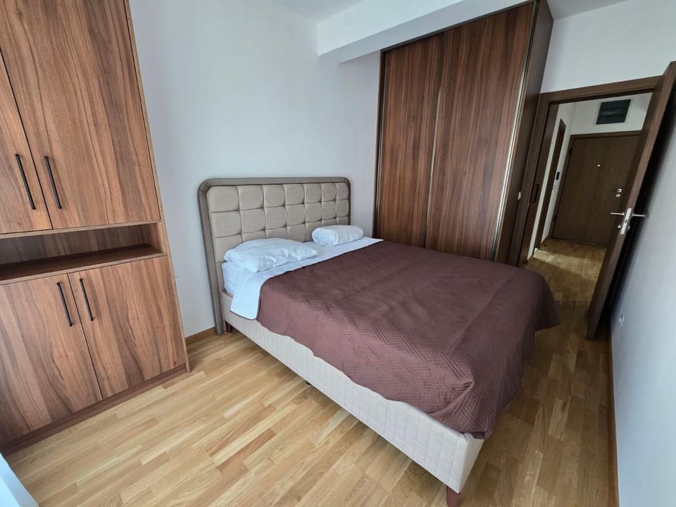 Bed, Photo of the whole room, Bedroom, wardrobe