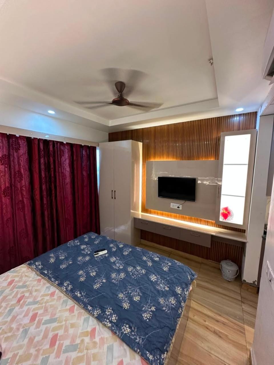 kaveri city centre the heaven stay Hotel in Noida