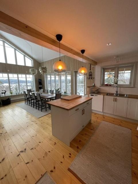 Photo of the whole room, Dining area, City view, kitchen