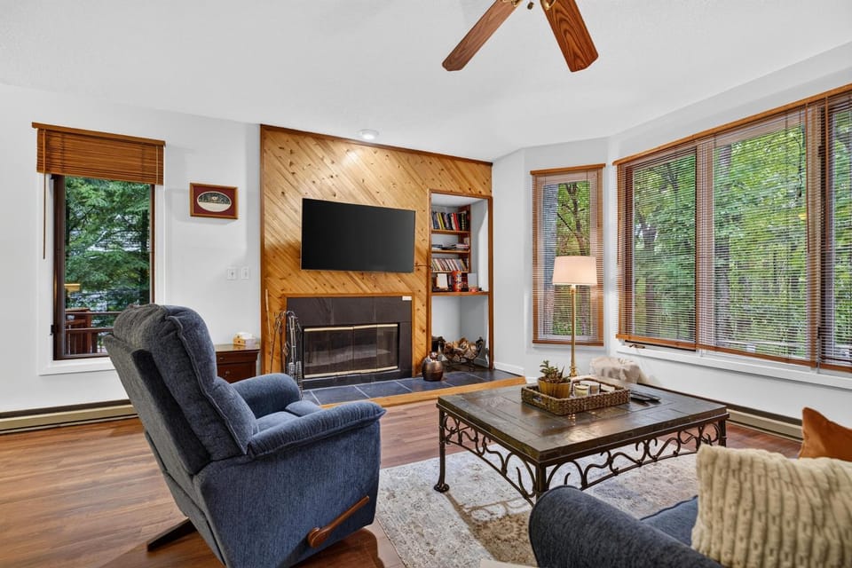 Trillium Close 18 with Wintergreen Advantage House in Nelson County