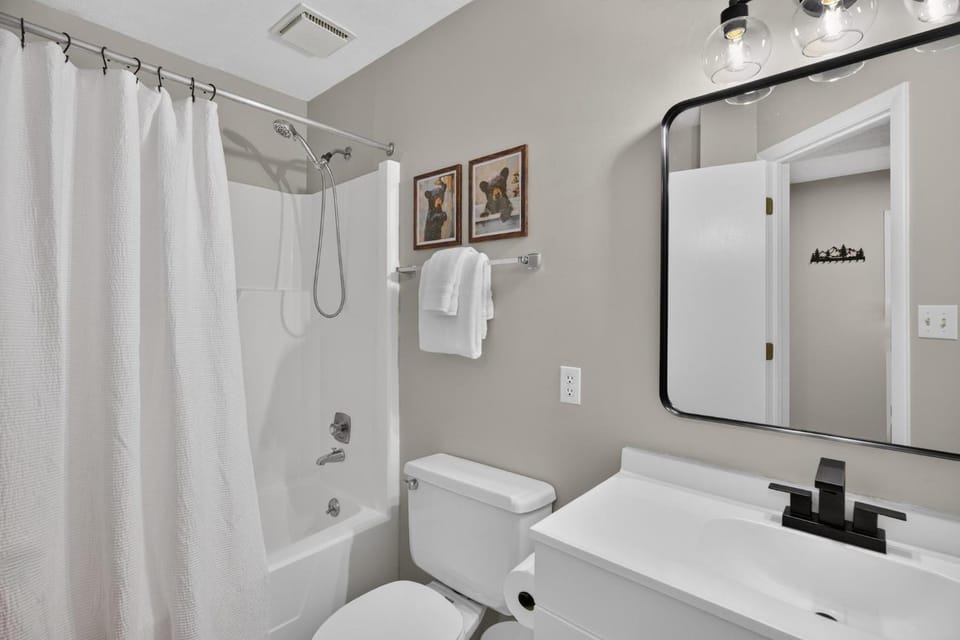 Laurelwood 00 with Wintergreen Advantage House in Massies Mill