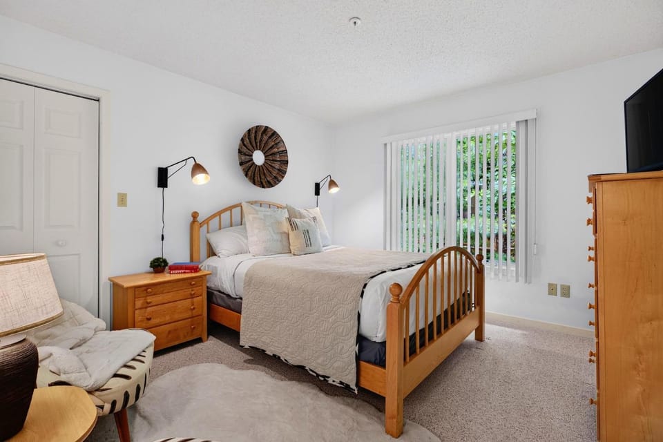 Stoneridge Woods 16 with Wintergreen Advantage House in Nelson County