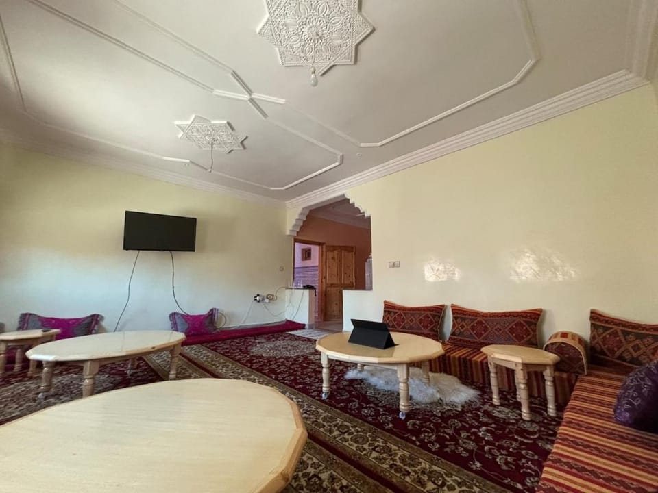 Grand appartement lumineux, climatisé, 2 salons Apartment in Morocco