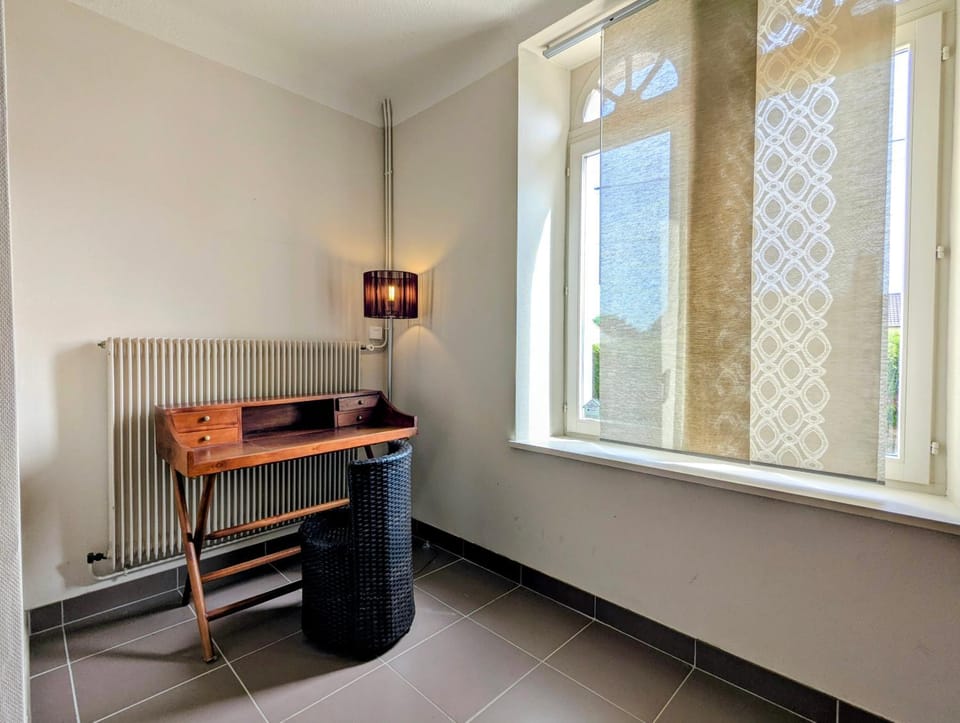 Seating area, internet