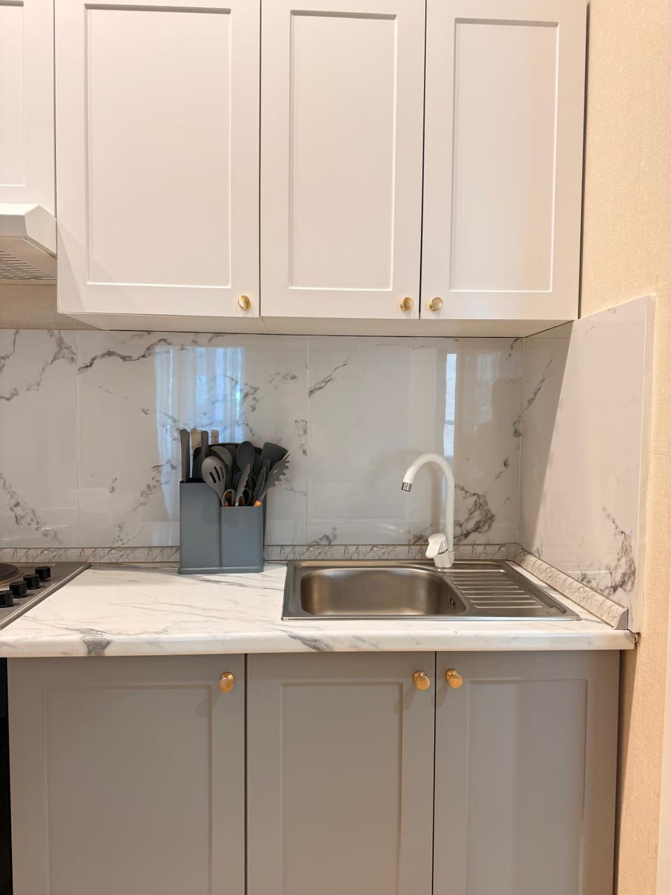 Kitchen or kitchenette, stove