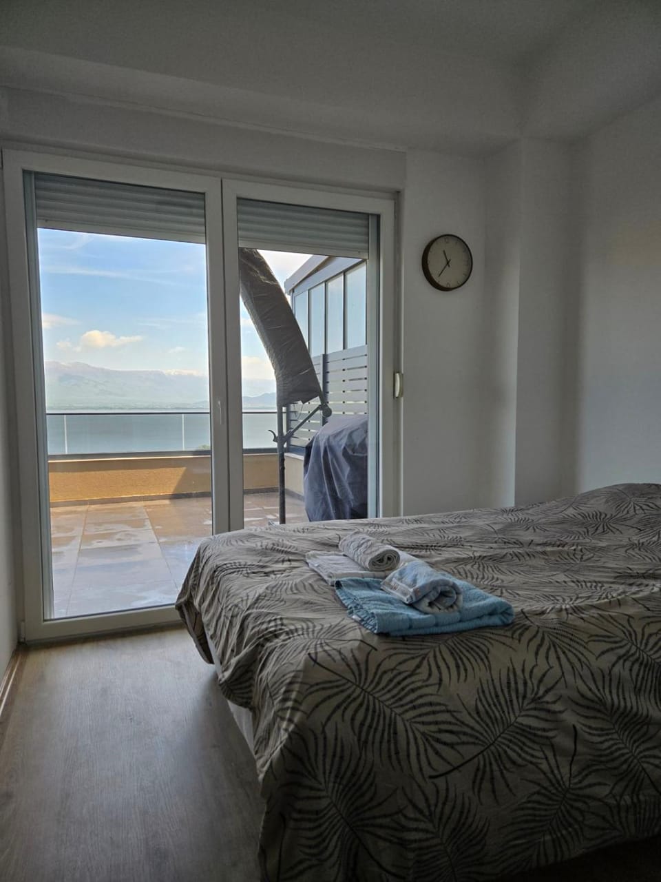 Natural landscape, Bedroom, Sea view