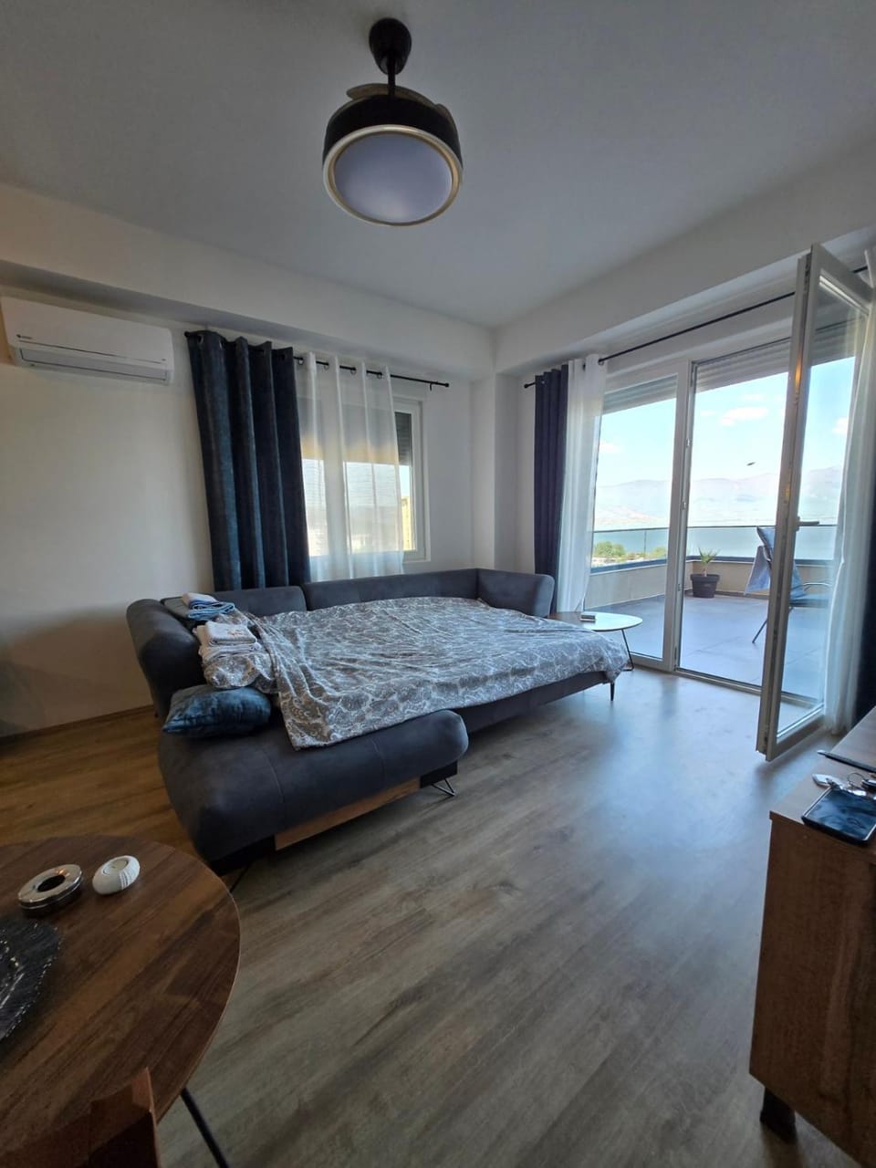 Bed, Living room, Bedroom