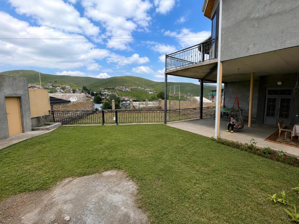 Property building, Spring, Day, Natural landscape, Balcony/Terrace, Mountain view