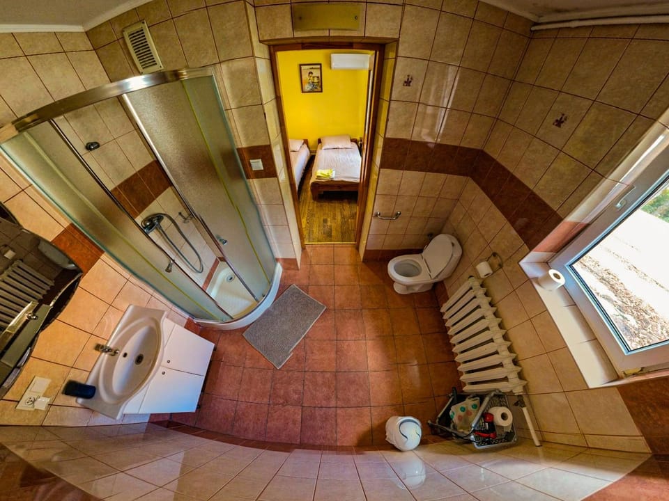 Shower, Toilet, Bathroom