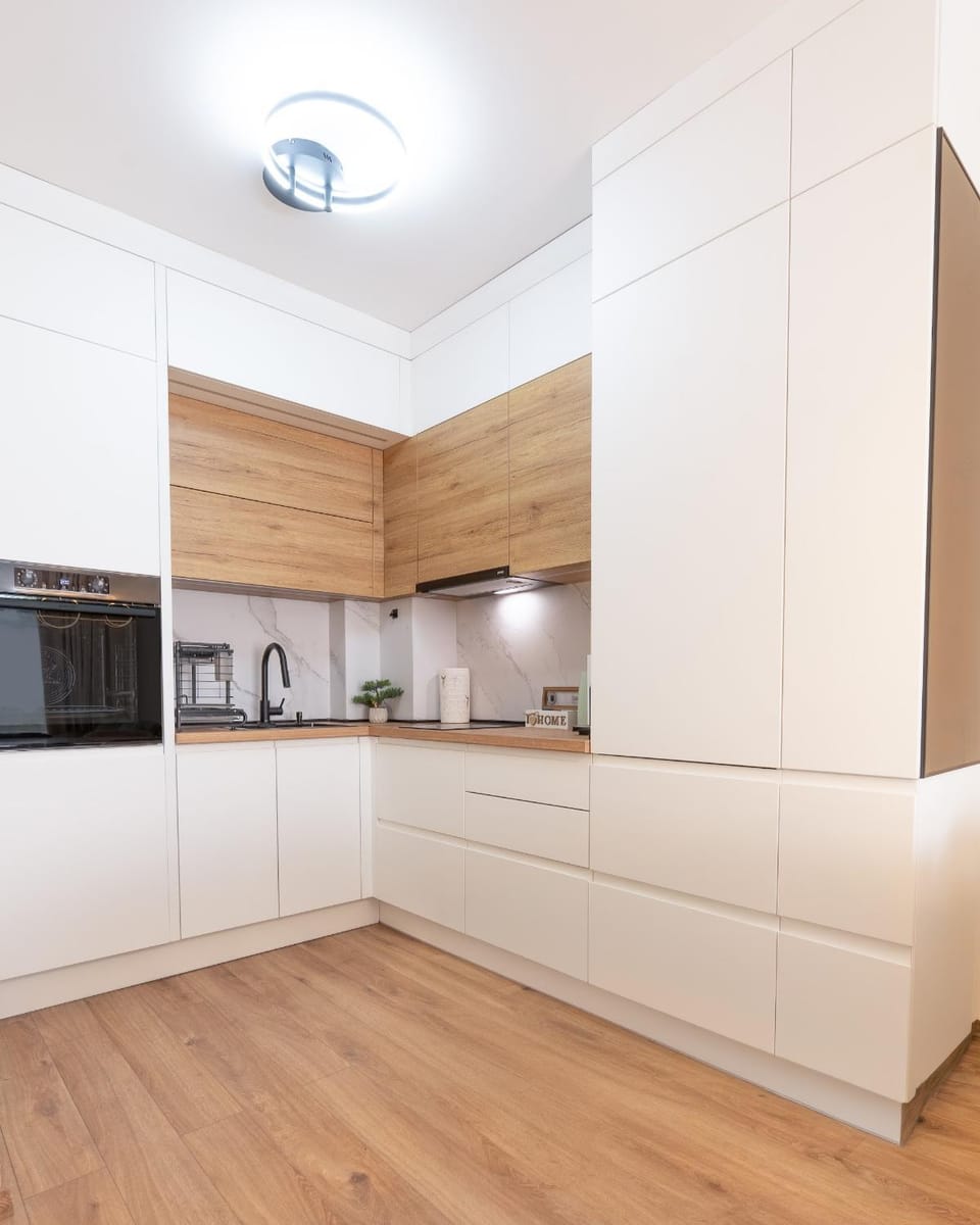 Kitchen or kitchenette, oven, stove
