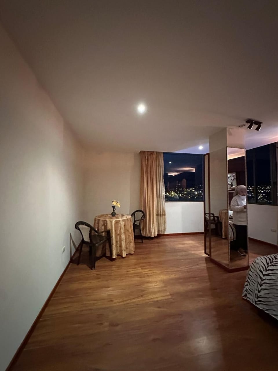 Beautiful modern suite in an exclusive area of Cuenca Apartment in Cuenca